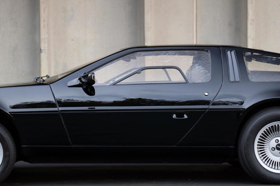 Детали экстерьера DeLorean DMC-12 in Black 1981 года  (фото 27 из 207)